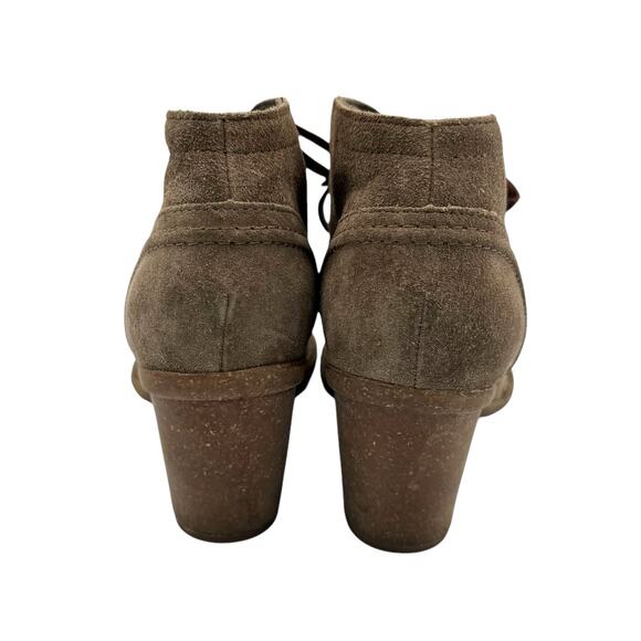 Clarks Carleta Lyon Khaki Suede Leather Lace Up Rubber Heeled Ankle Boots - Picture 6 of 10